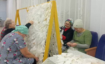 Волонтеры плетут сети